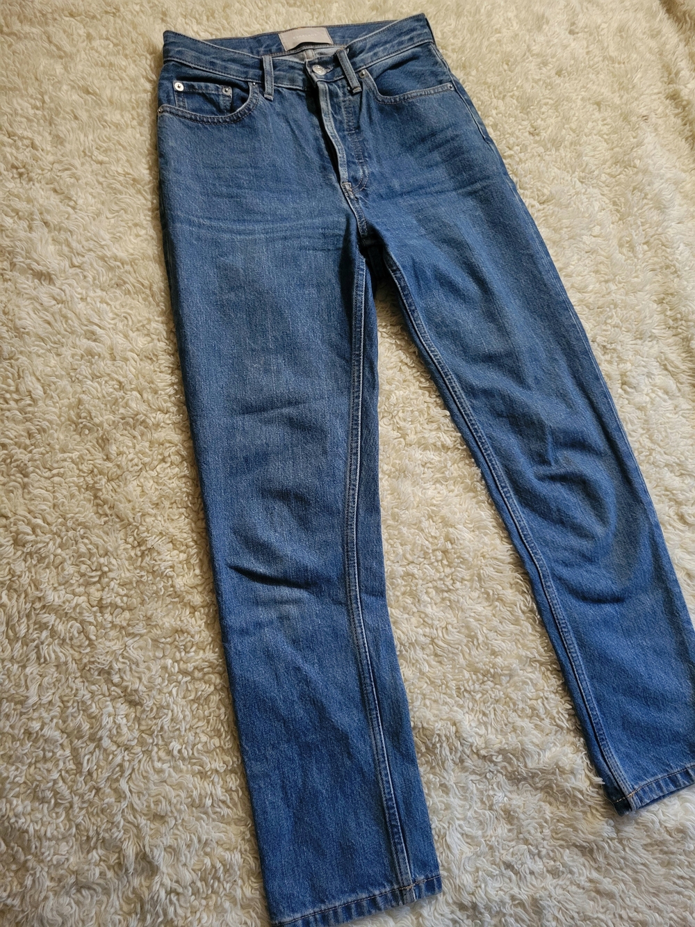 Everlane The Cheeky Jeans in Medium Blue Wash | 23 Crop | Inseam 25" Like New - Picture 2 of 15